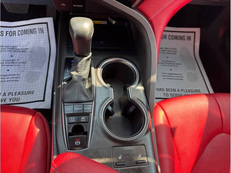 2022 Toyota Camry Hybrid XSE