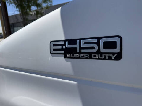 2004 Ford E-Series E-450 SD