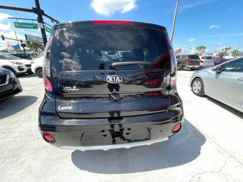 2018 Kia Soul +