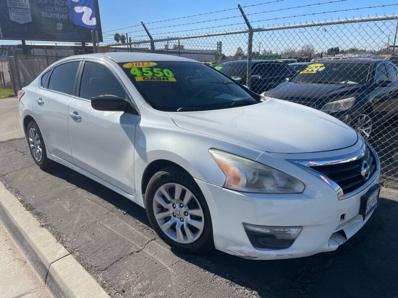 2013 Nissan Altima for sale at Neri's Auto Sales in Sanger CA