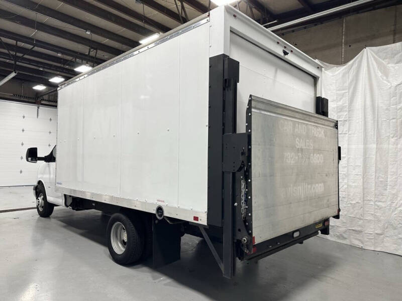 2022 Chevrolet Express 3500