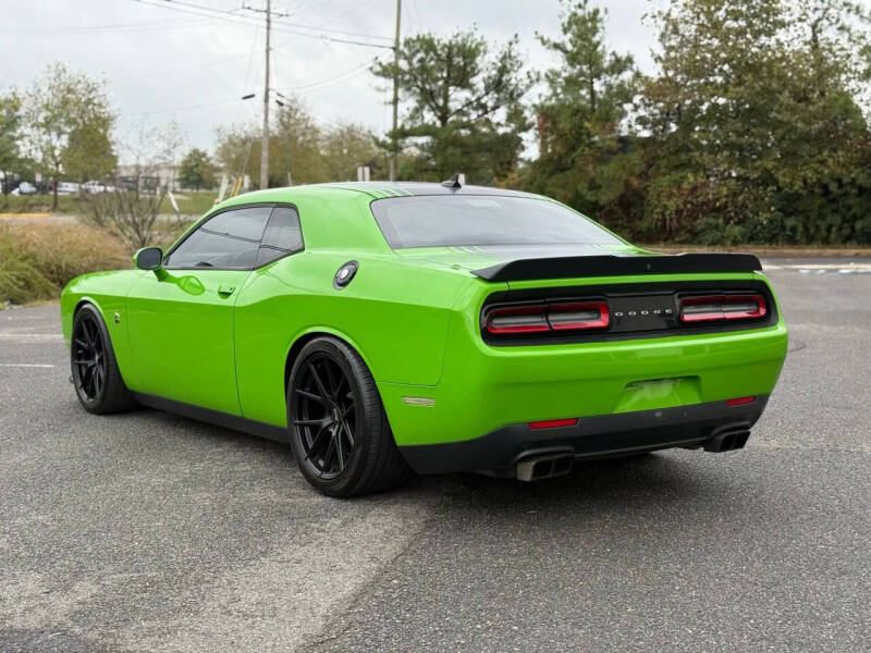 2017 Dodge Challenger 392 HEMI Scat Pack Shaker