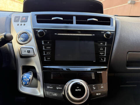 2015 Toyota Prius v Two