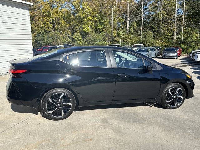 2025 Nissan Versa SR