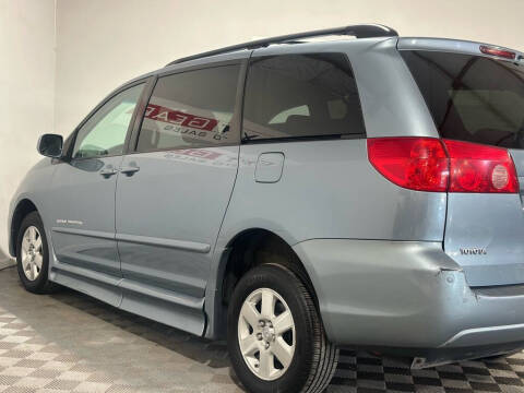2010 Toyota Sienna XLE