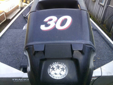 2009 Tracker BASS TRACKER