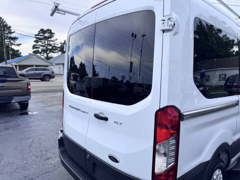 2017 Ford Transit 150 XLT