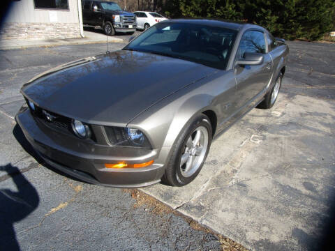 2005 Ford Mustang GT Deluxe