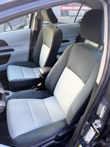 2012 Toyota Prius c Two