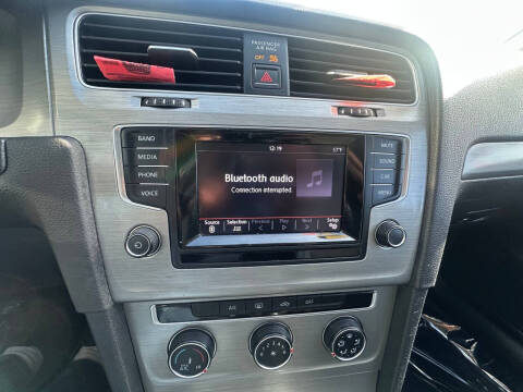 2015 Volkswagen Golf TSI Launch Edition