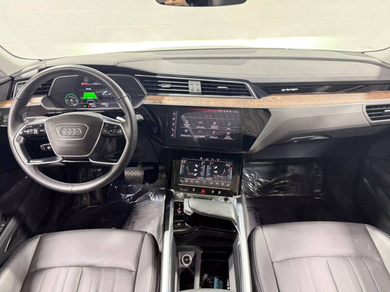 2019 Audi e-tron quattro Premium Plus