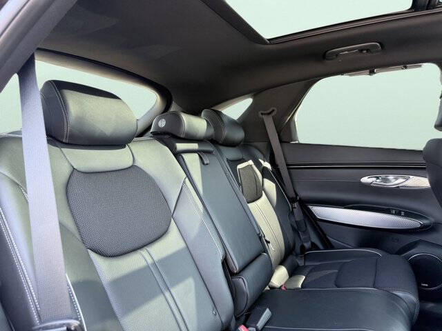 2022 Genesis GV70 2.5T Standard