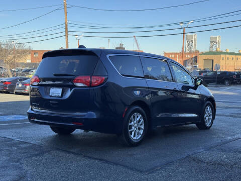 2018 Chrysler Pacifica LX