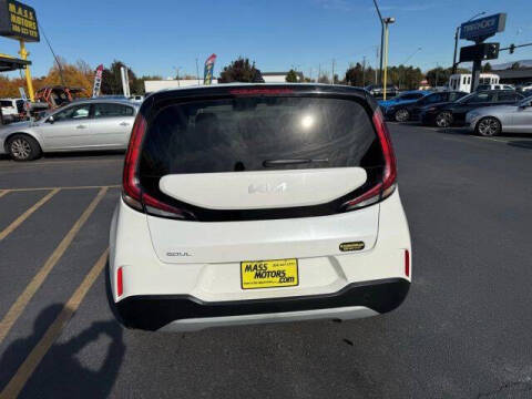 2024 Kia Soul LX