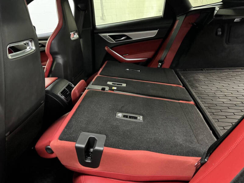 2024 Jaguar F-PACE P400 R-Dynamic S