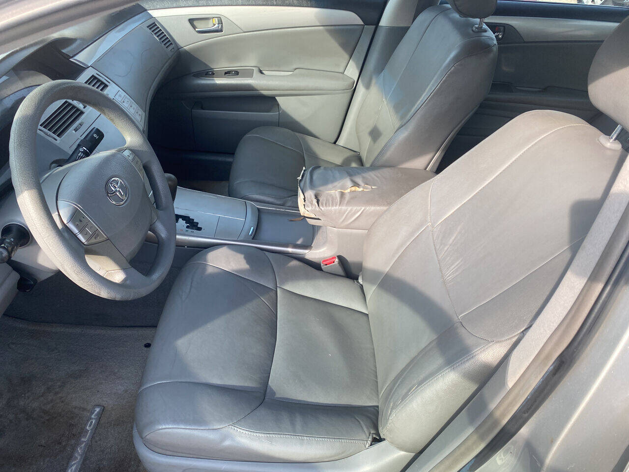 2005 Toyota Avalon XL photo