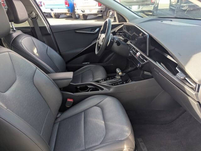 2023 Kia Niro SX Touring