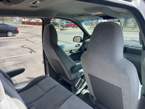 2004 Ford Freestar S