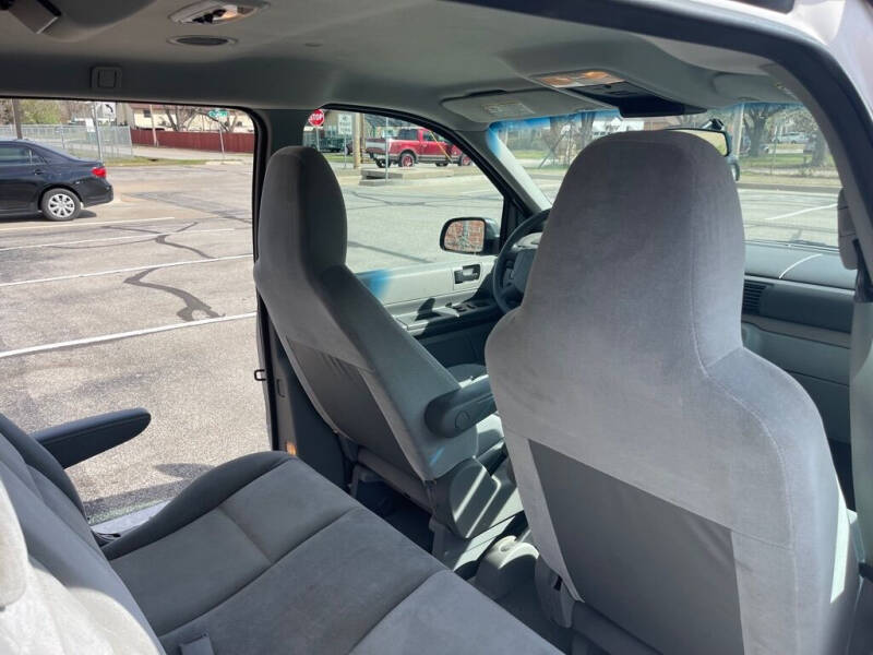 2004 Ford Freestar S