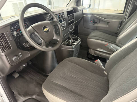 2022 Chevrolet Express 2500