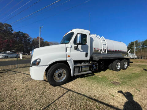 2017 Freightliner Cascadia for sale at ALLCOMM MOTORS Inc. in Conover NC