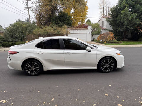2020 Toyota Camry SE