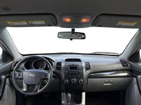 2011 Kia Sorento LX