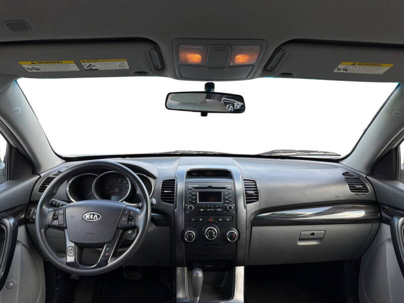 2011 Kia Sorento LX