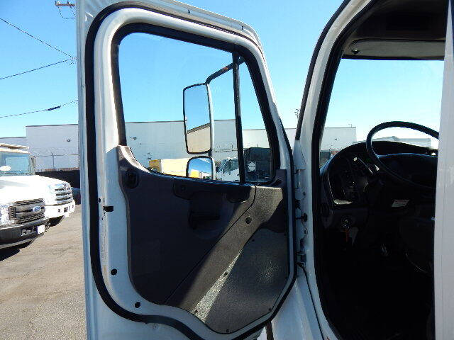 2017 Freightliner M2 106