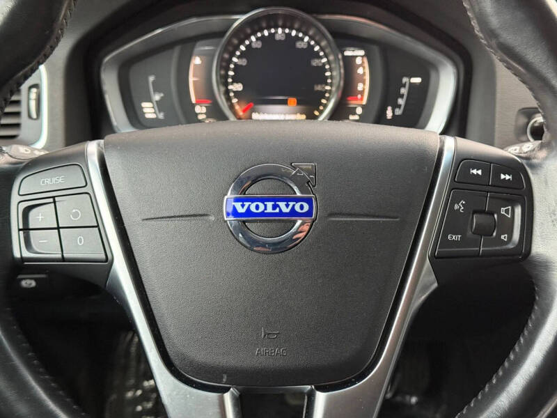 2018 Volvo V60 Cross Country T5 Premier