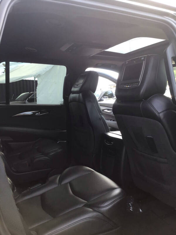 2018 Cadillac Escalade Platinum