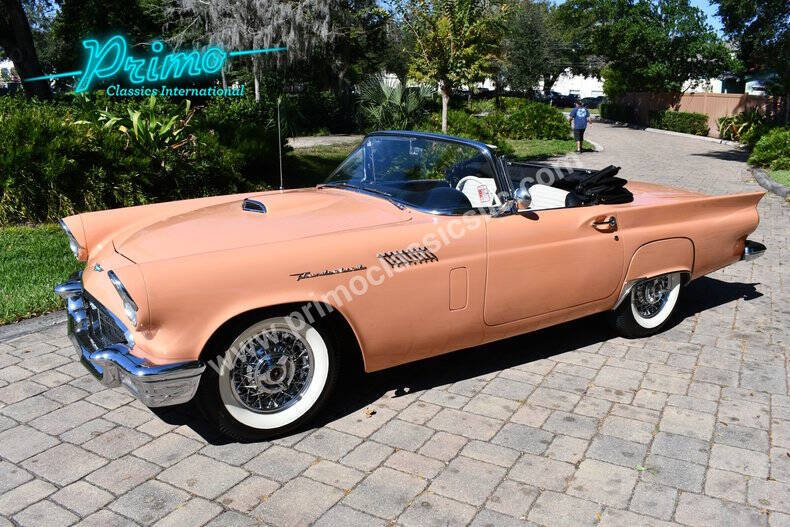 1957 Ford Thunderbird
