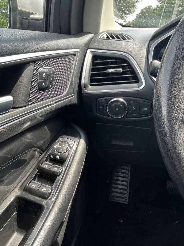 2017 Ford Edge Titanium