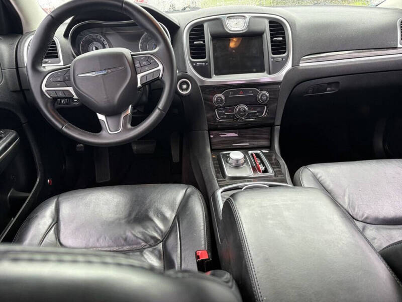 2016 Chrysler 300 Limited
