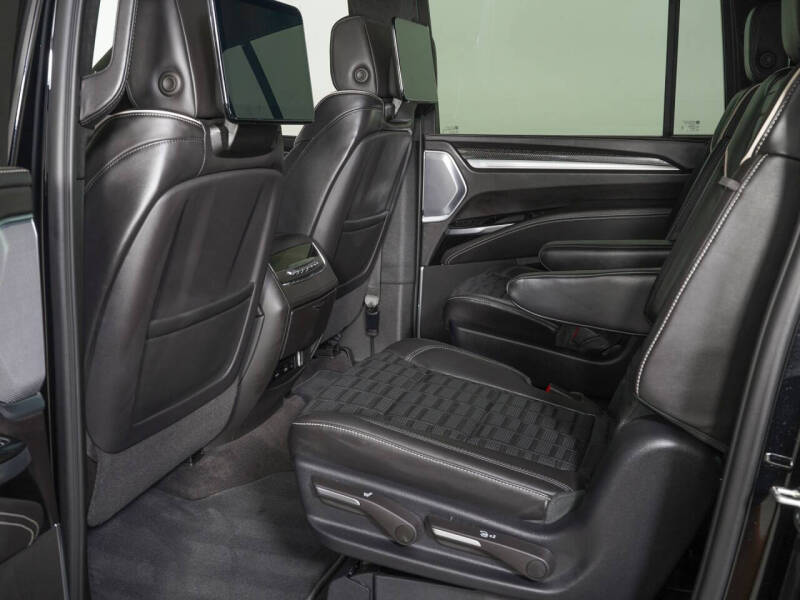 2026 Cadillac Escalade-V ESV