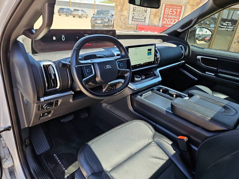 2025 Ford Expedition Platinum