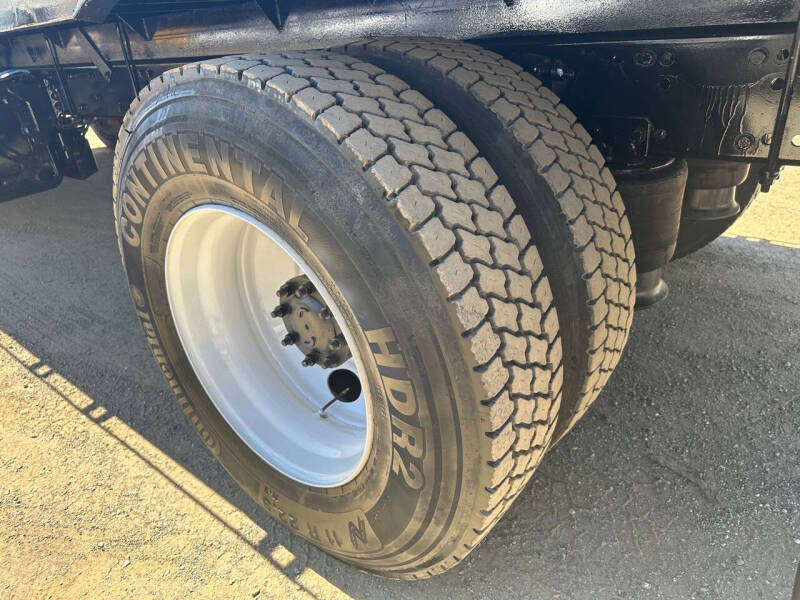 2016 Freightliner M2 106