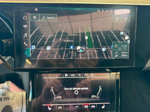 2021 Audi e-tron quattro Premium