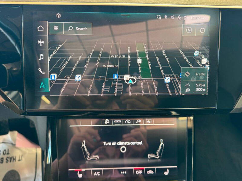 2021 Audi e-tron quattro Premium