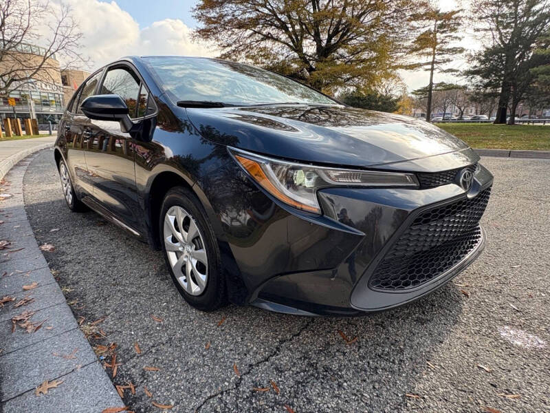 2022 Toyota Corolla LE's photo