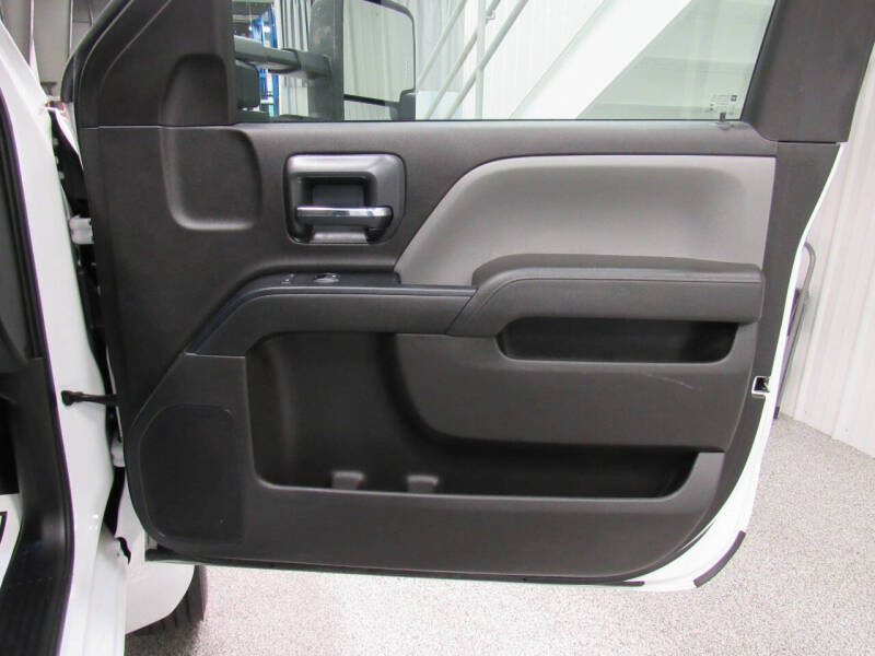 2022 Chevrolet Silverado 5500HD