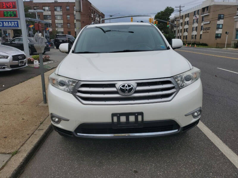 2013 Toyota Highlander for sale at OFIER AUTO SALES in Freeport NY