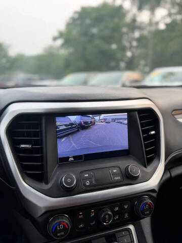 2023 GMC Acadia SLE