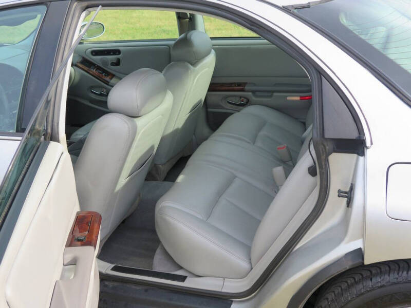 1999 Oldsmobile Aurora
