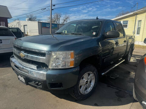 2009 Chevrolet Silverado 1500 for sale at Corridor Motors in Cedar Rapids IA