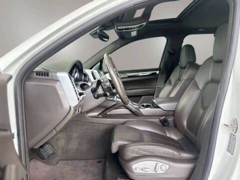 2017 Porsche Cayenne Platinum Edition