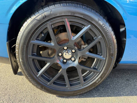 2015 Dodge Challenger R/T Plus Shaker