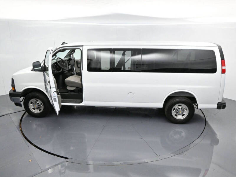 2025 Chevrolet Express LT 3500