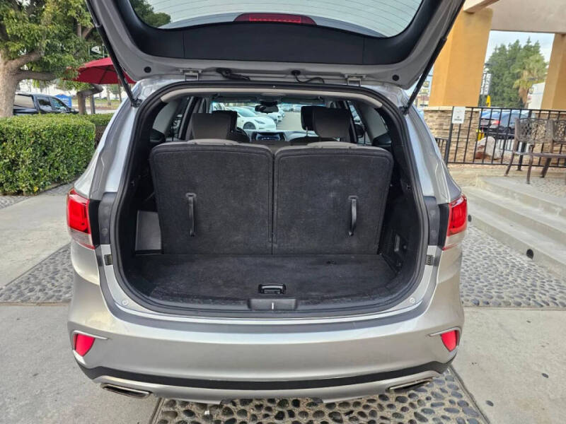 2018 Hyundai Santa Fe SE