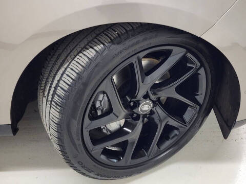 2023 Land Rover Range Rover Sport P360 SE